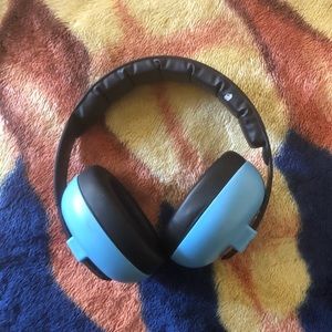 Baby noise cancelling headphones